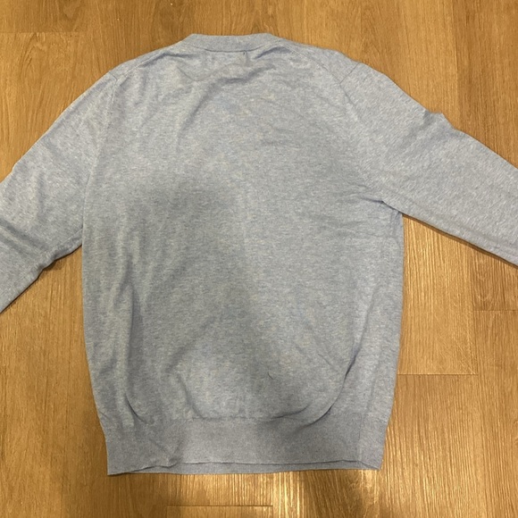 Buttoned Down Men’s V Neck light sweater - Medium - Picture 3 of 3